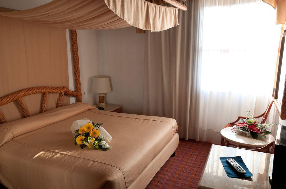 Hotel Villa Isabela SantʼAngelo Dış mekan fotoğraf